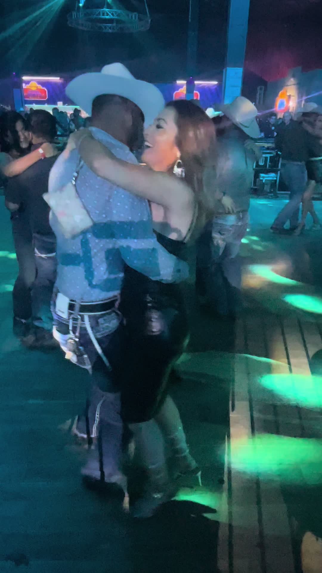 @Adictos al baile oficial