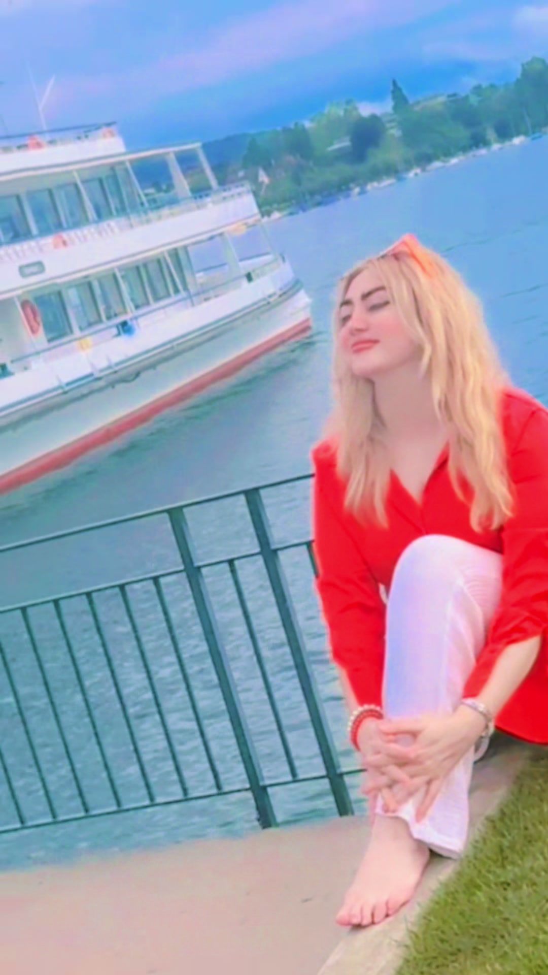 @Swiss🇨🇭Lara