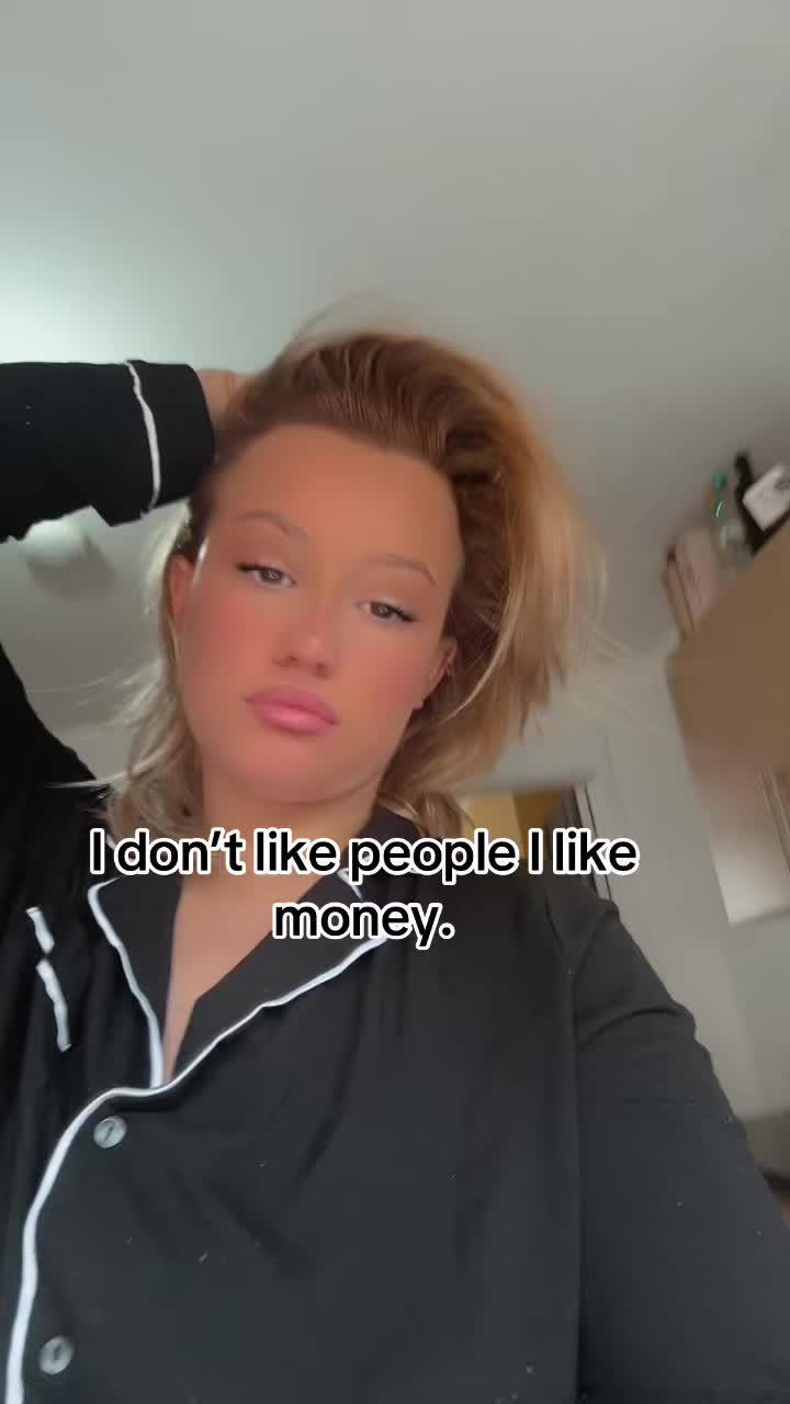 @Hannah Solo🧡