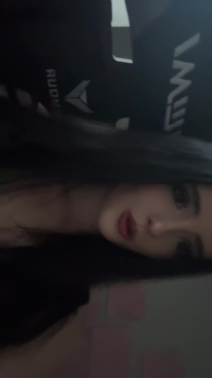 @️🦢