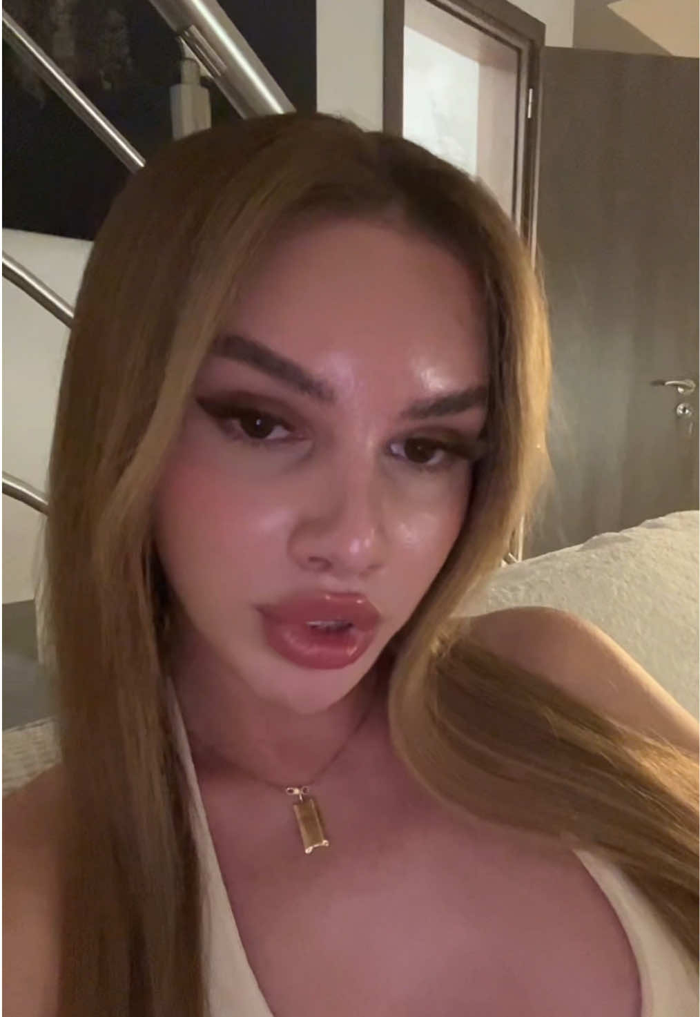 @Eyesonlia_