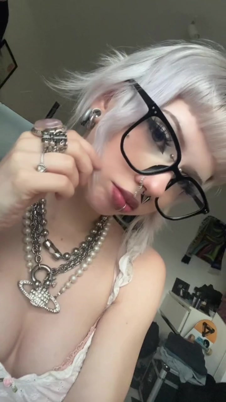 @Scarlet100xx