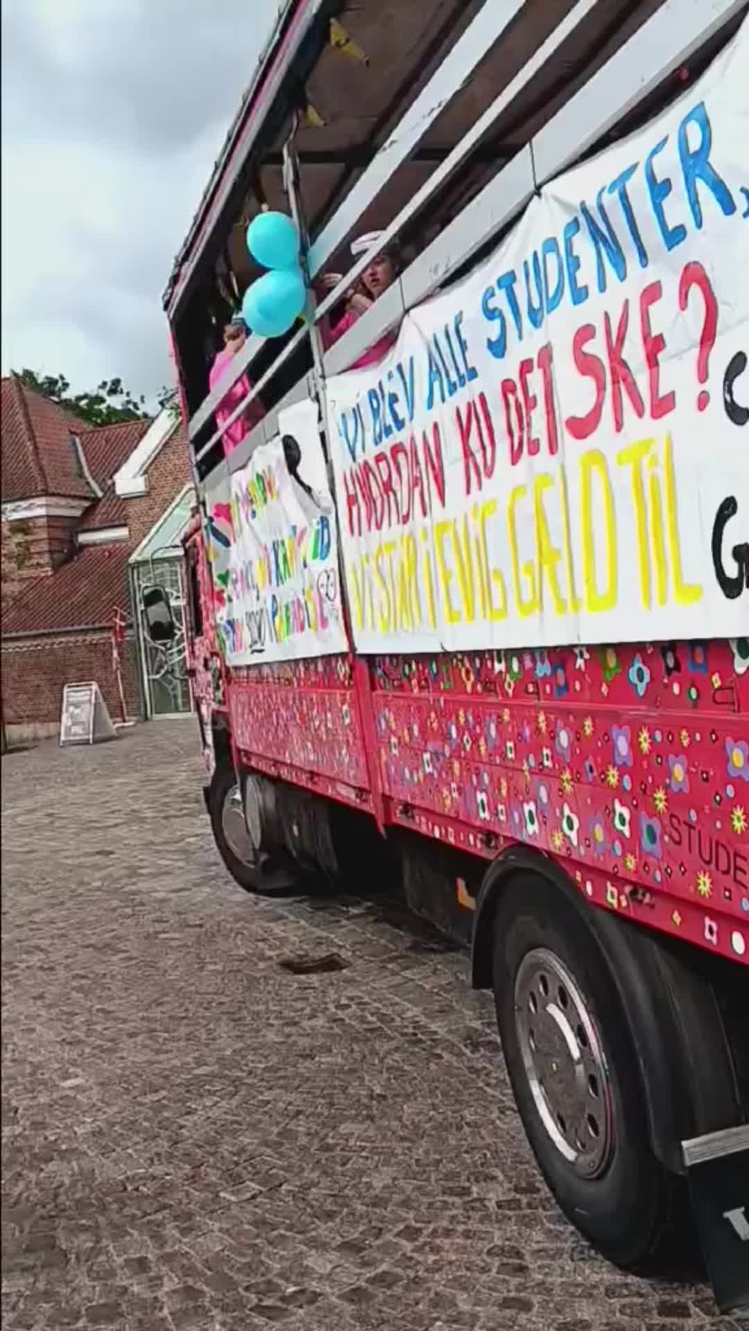 @Sula Studenterkørsel