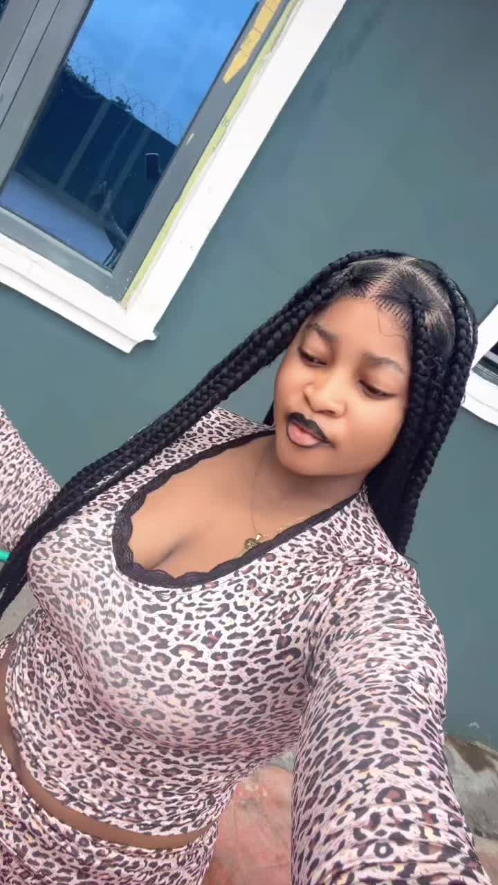 @Mirabell👅🥵