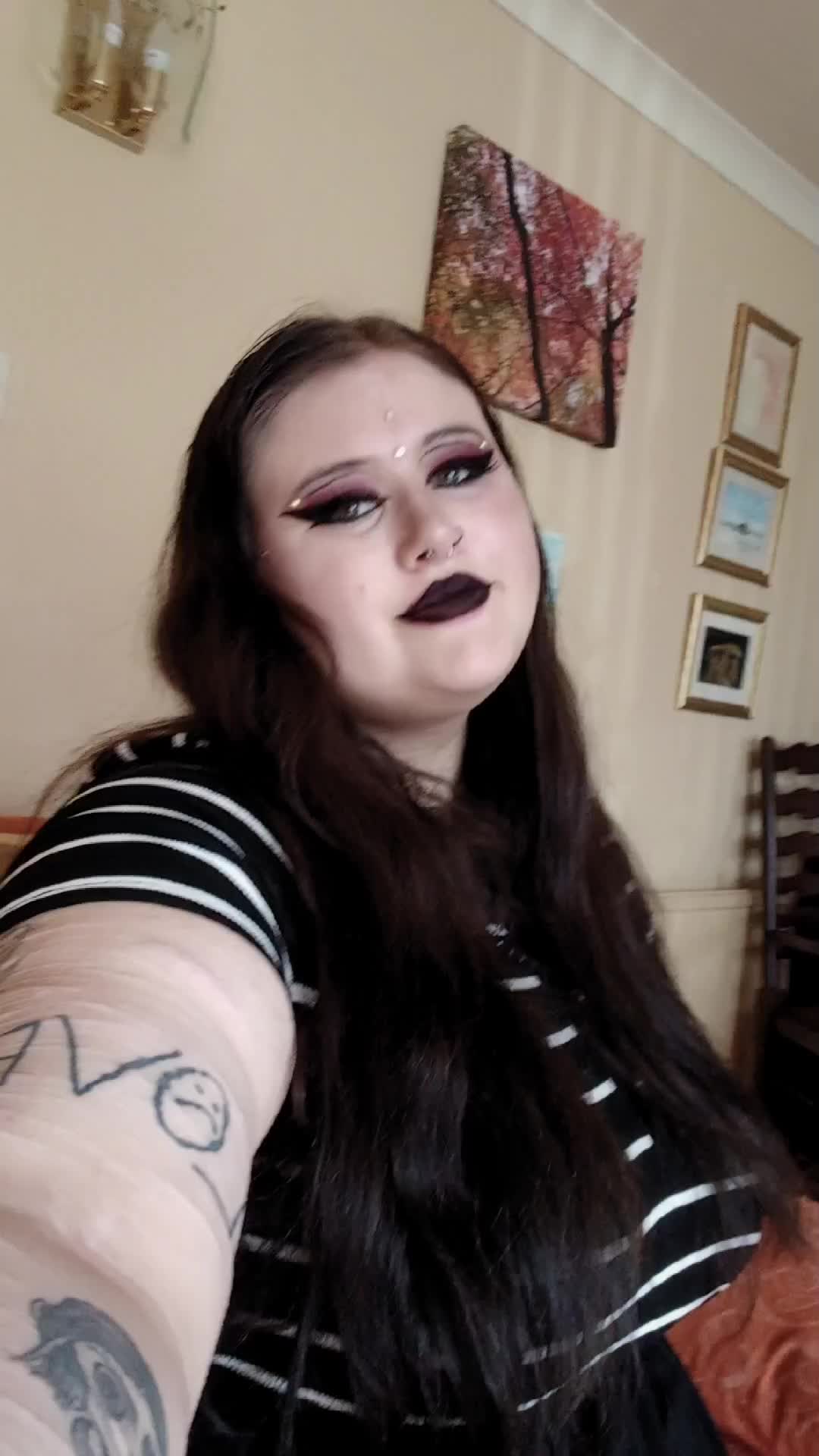 @$AFFR♡N 🖤