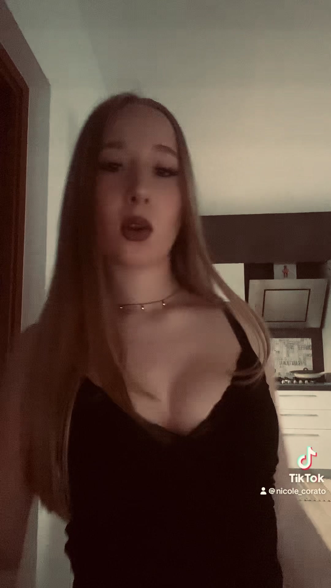 @nicole👻💕