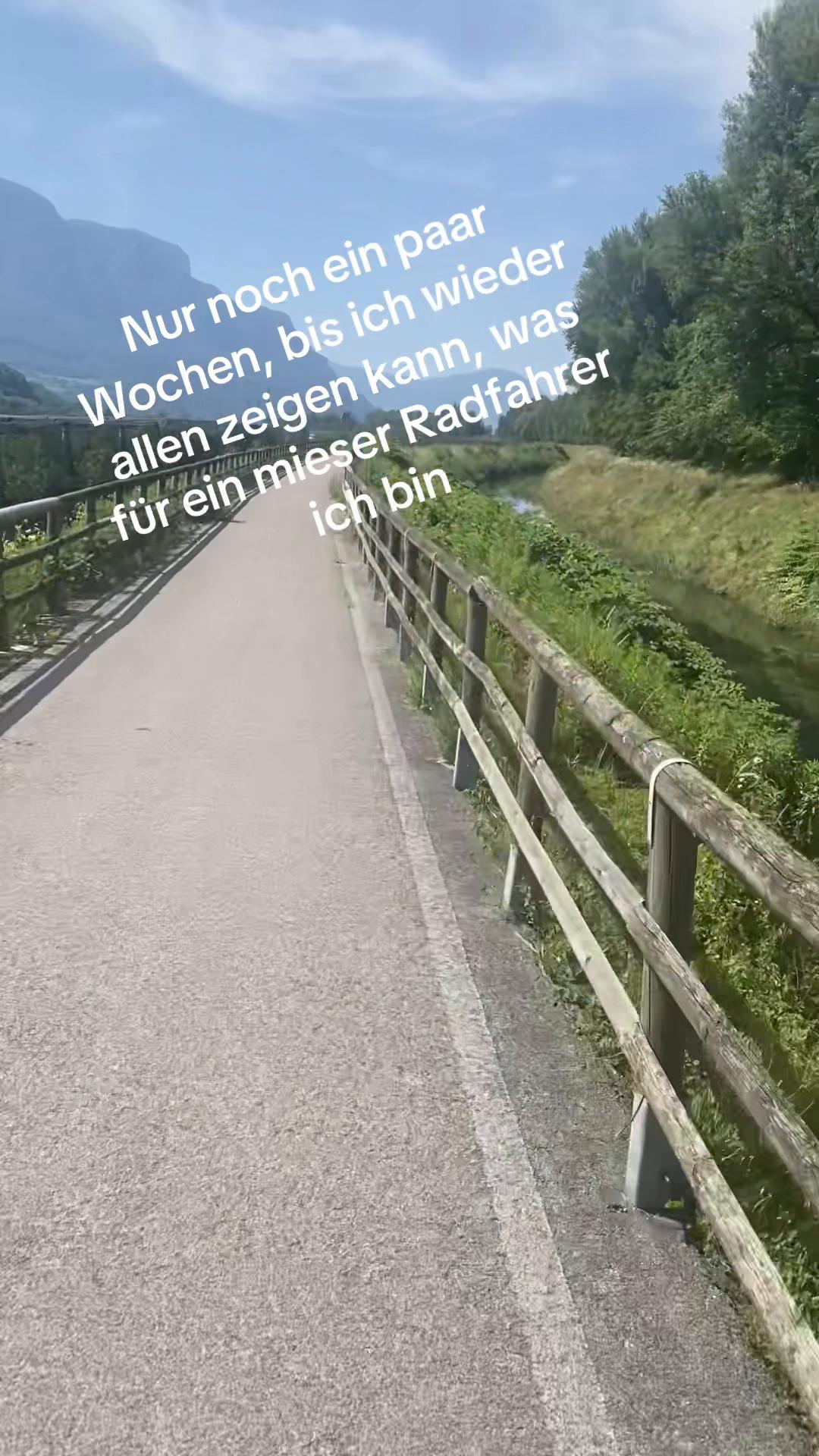 @Alter Mann mit Bike