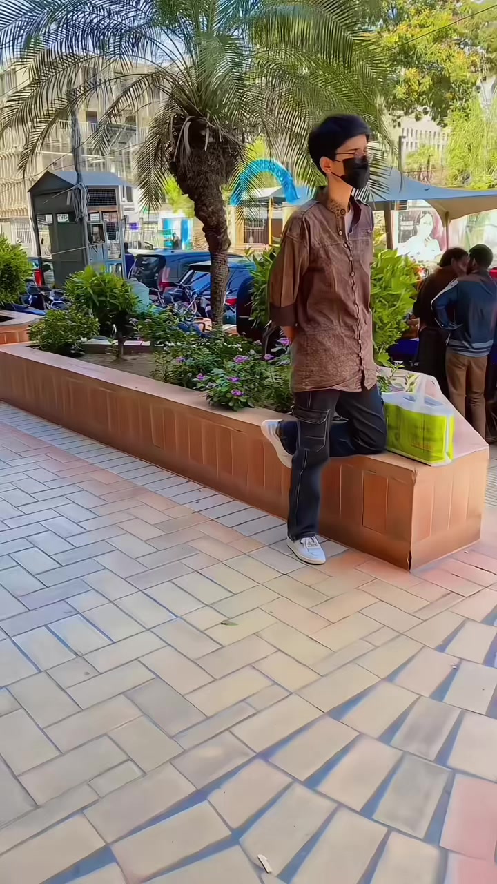 @𝓗𝓸𝓷𝓮𝔂🐝