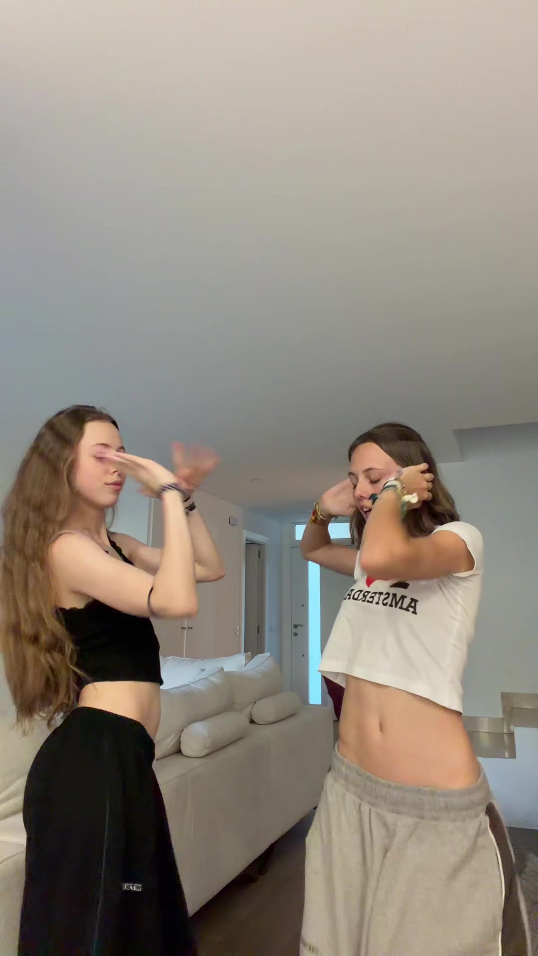 @sistas