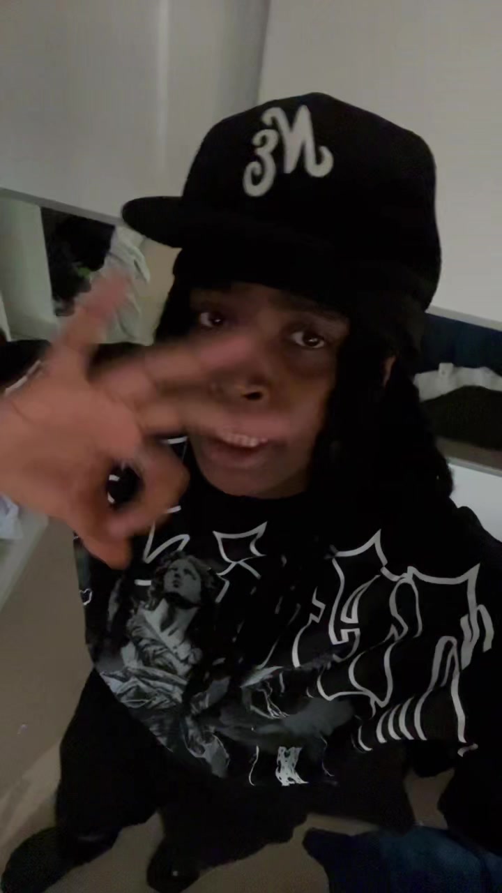@ΛЯΛΣ 𖣂