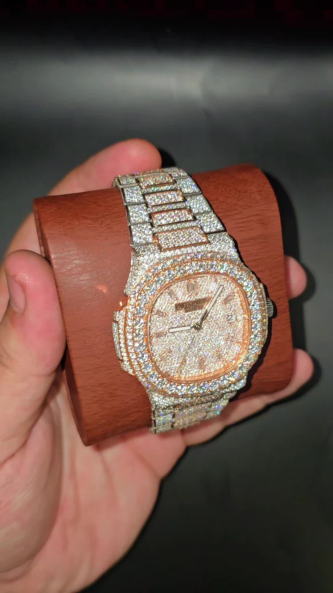 @LuxCrate
