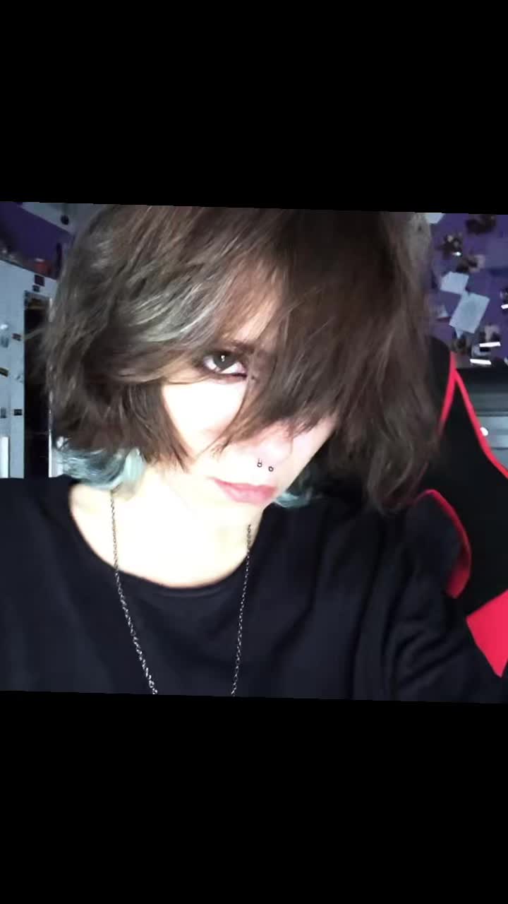 @T<3