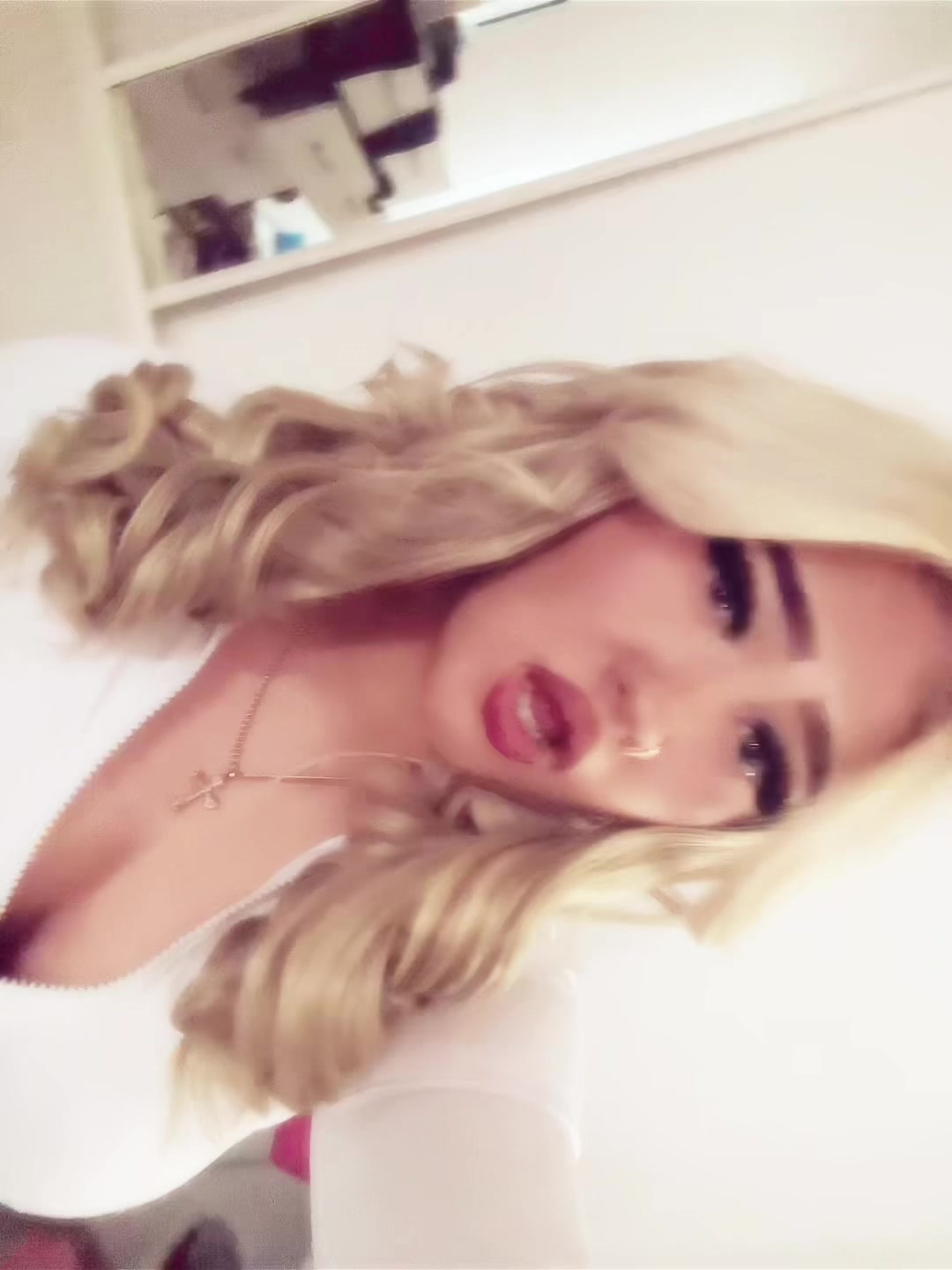 @️