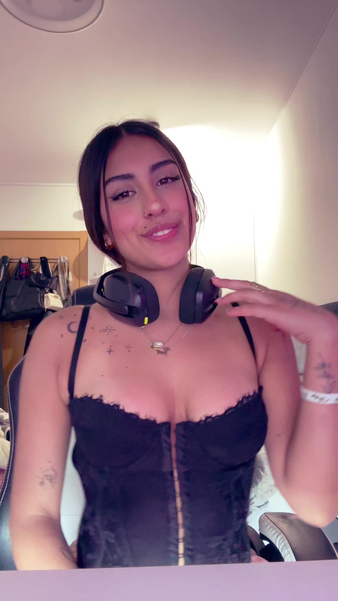 @laanyiyi ✨