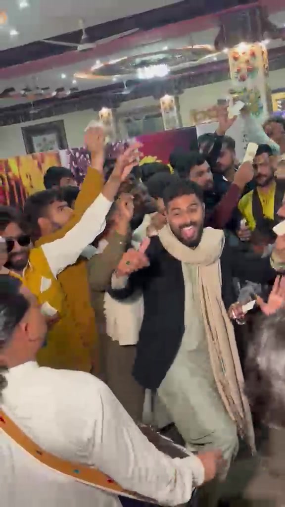 @MUNDA🎭SAlKOTi🦅🎭