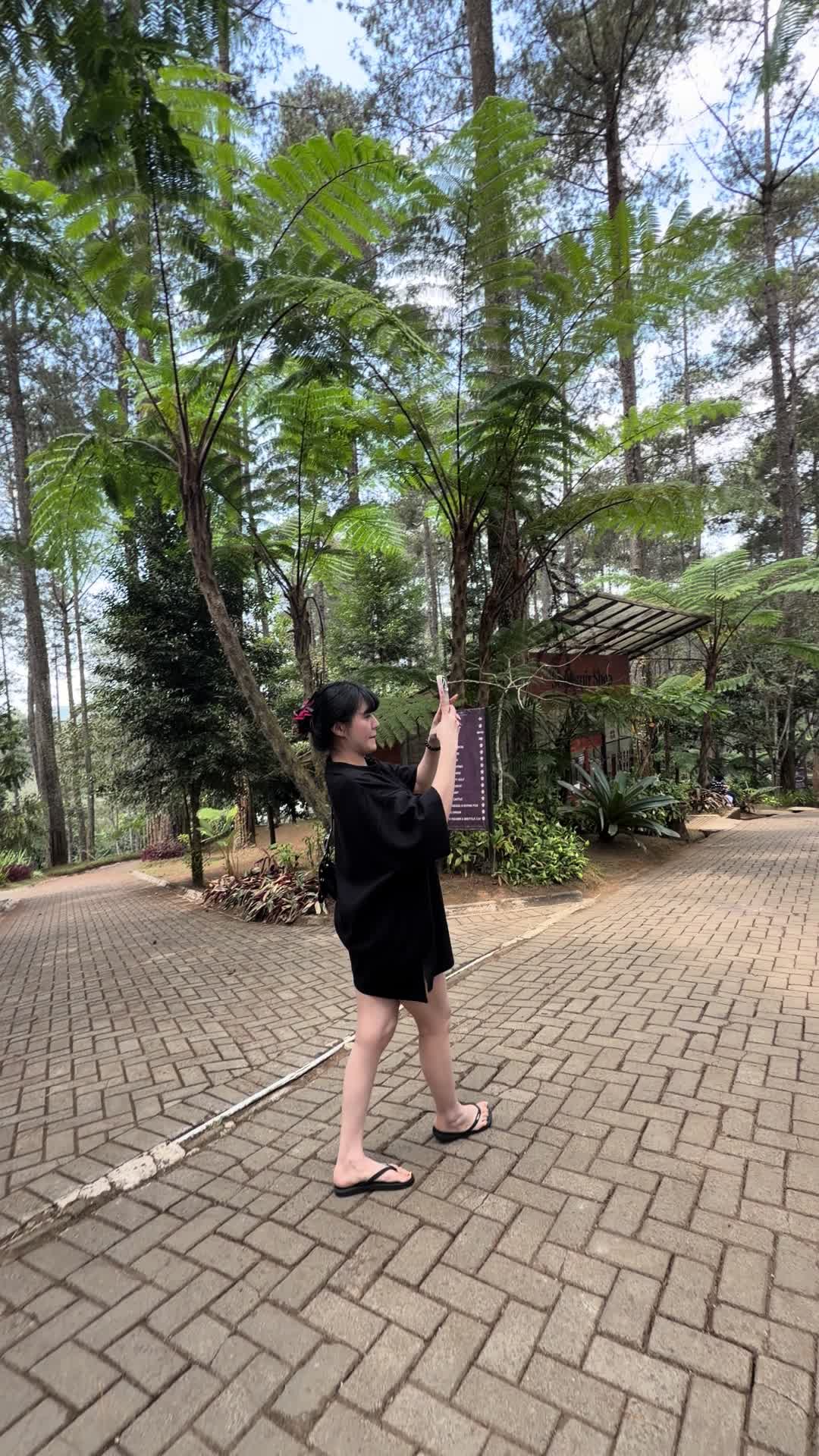 @monicalatte_