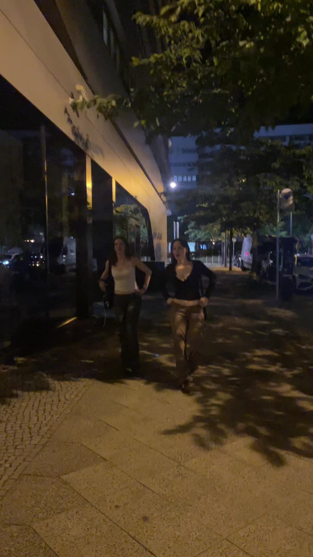 @pezwarnerr