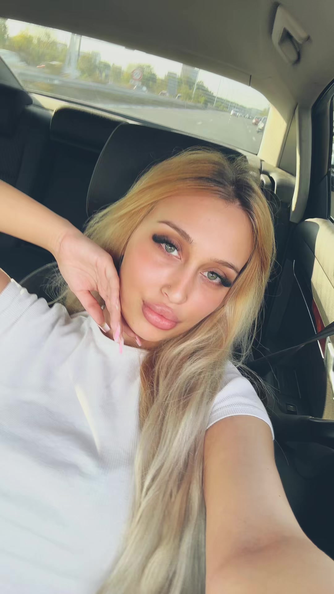 @C💫