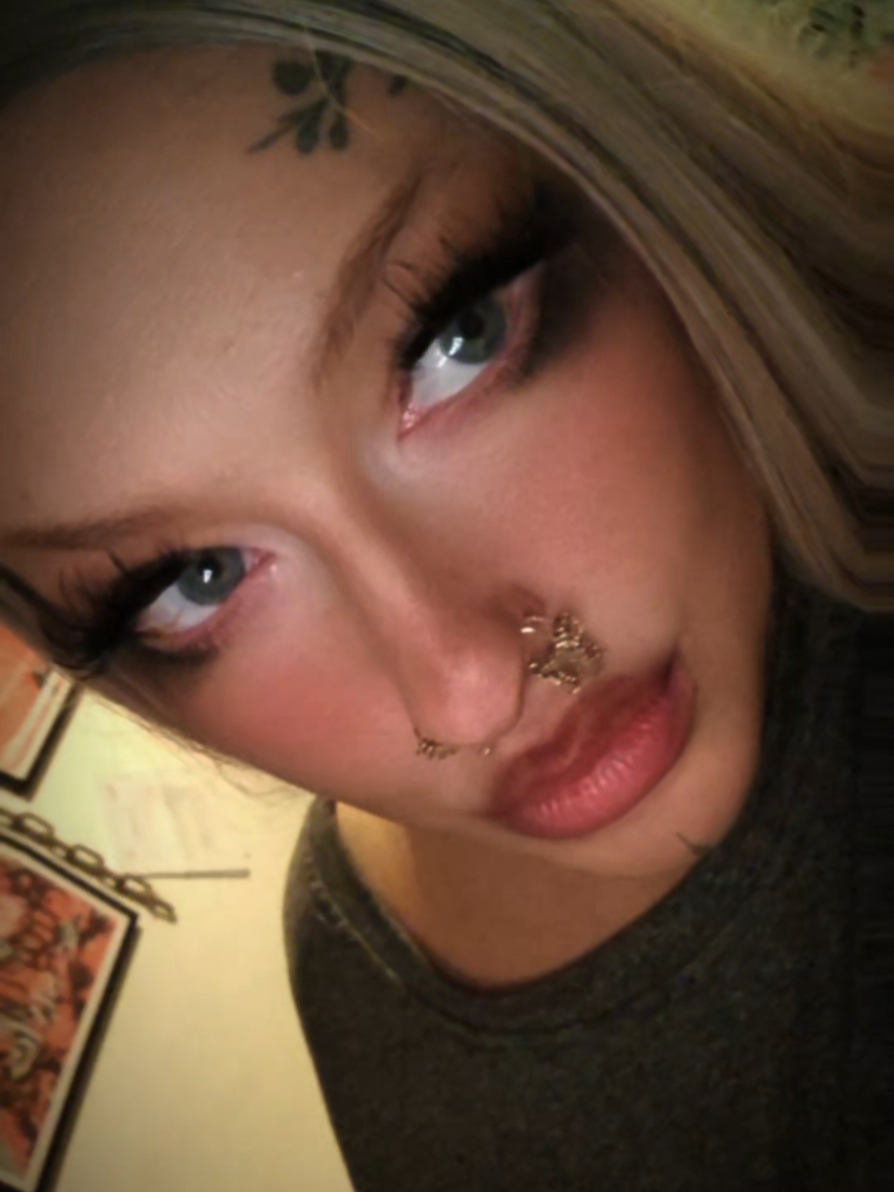 @𖤐🖤𝕶𝖆𝖙𝖎𝖊_𝖀𝖘𝖍𝖊𝖗🖤𖤐