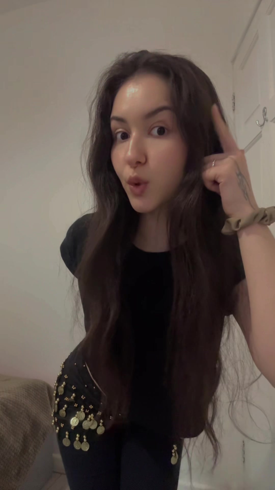 @lolabellydance