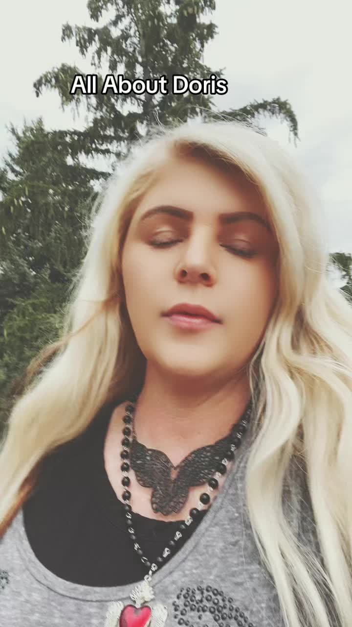 @JennJustCluckinAround