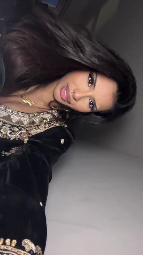 @Riya🌟