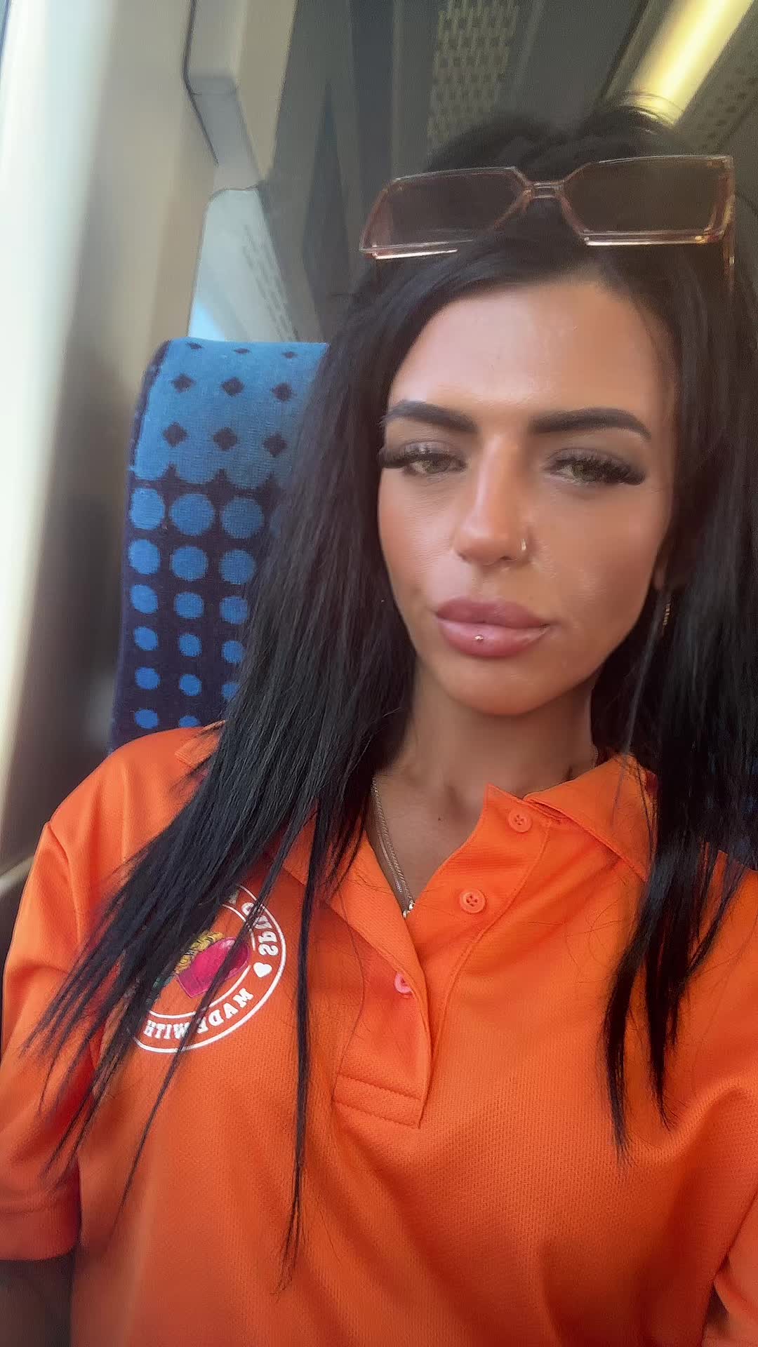 @𝓔 𝓫 𝓸 𝓷 𝔂 🍒