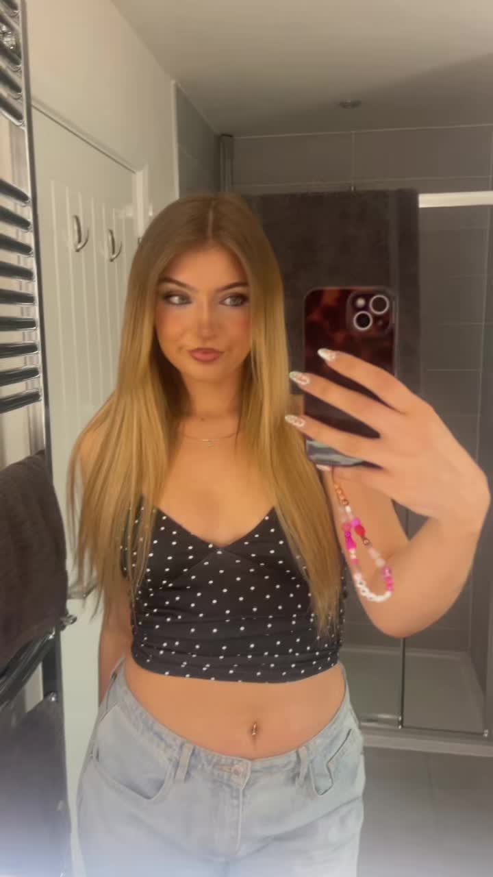 @anniemcl_