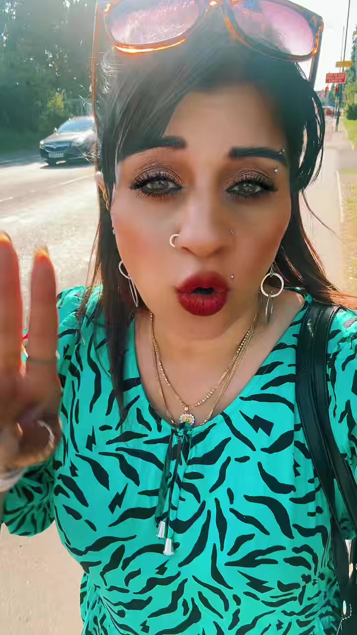 @ⁱᵐ͟͟͞͞☞🇬🇧𝕌𝕂 𝕊𝕙𝕖𝕣𝕟𝕚🐅