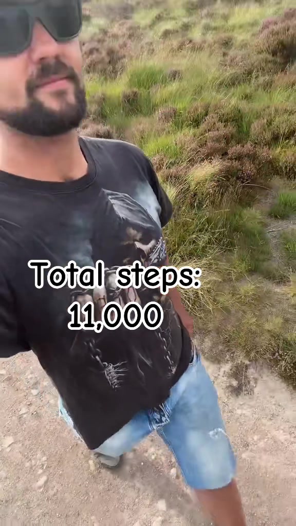 @𝕮𝖗𝖔𝖜𝕺𝖓𝕿𝖜𝖔𝖂𝖍𝖊𝖊𝖑𝖘