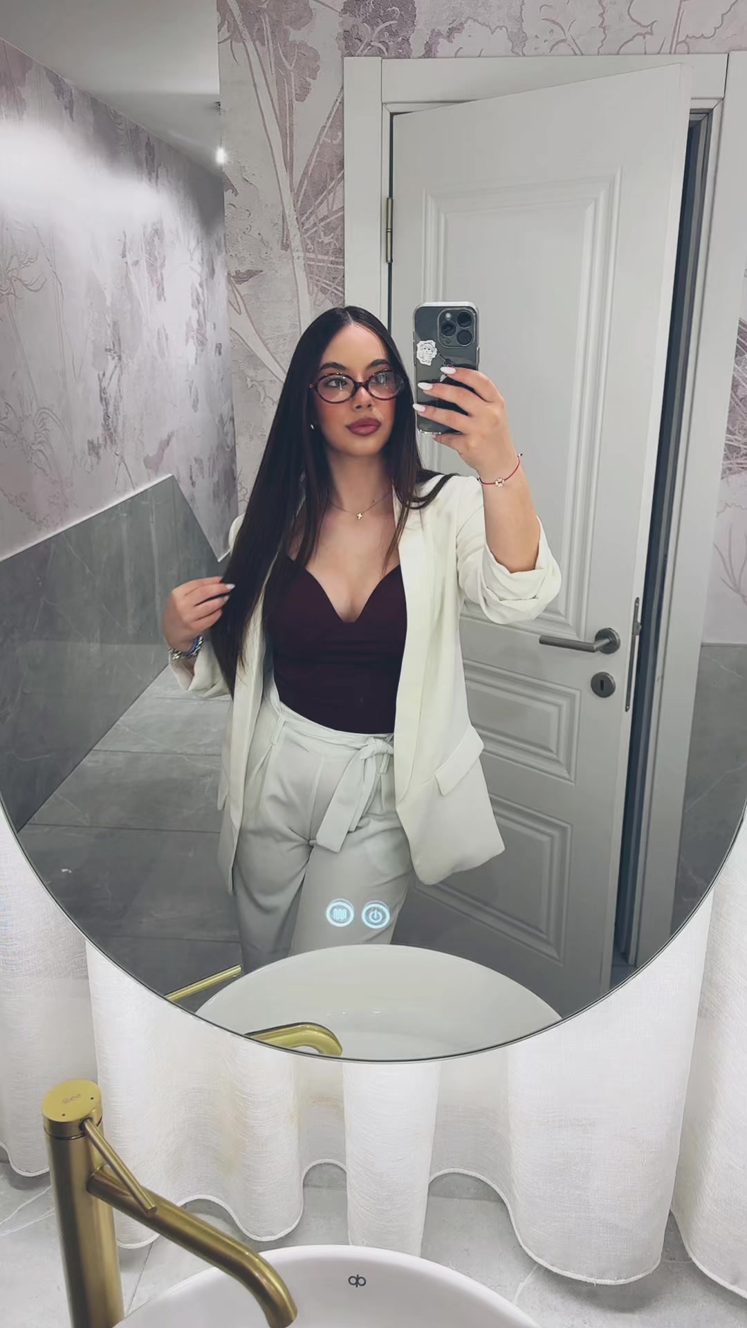 @niiiksyyy_