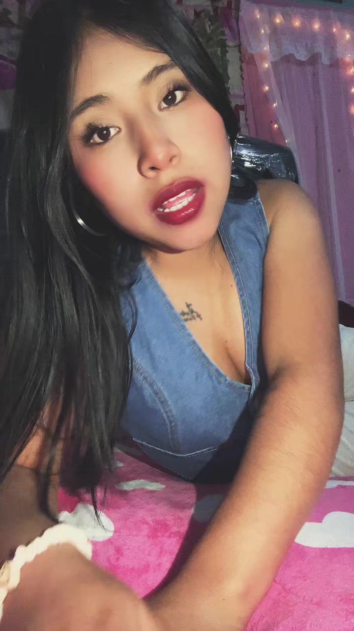 @oliviaarenaz