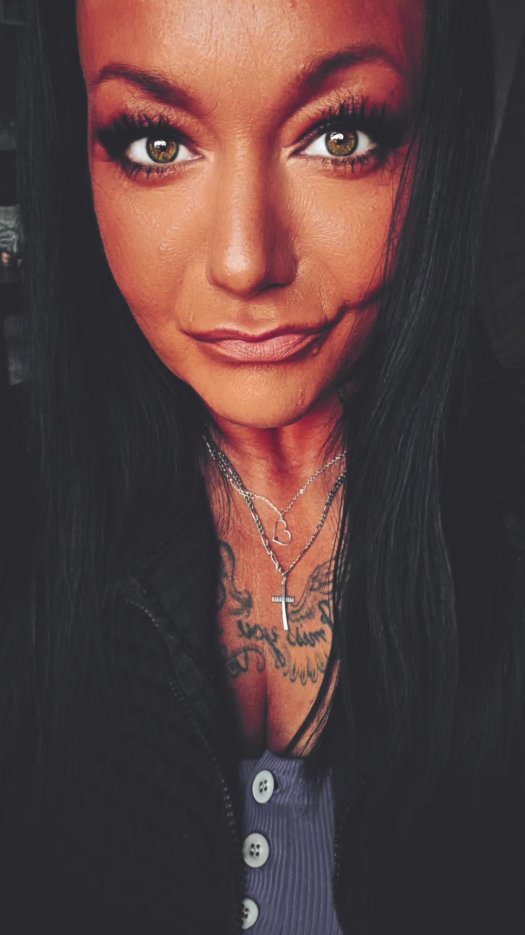 @hollykunterbunt