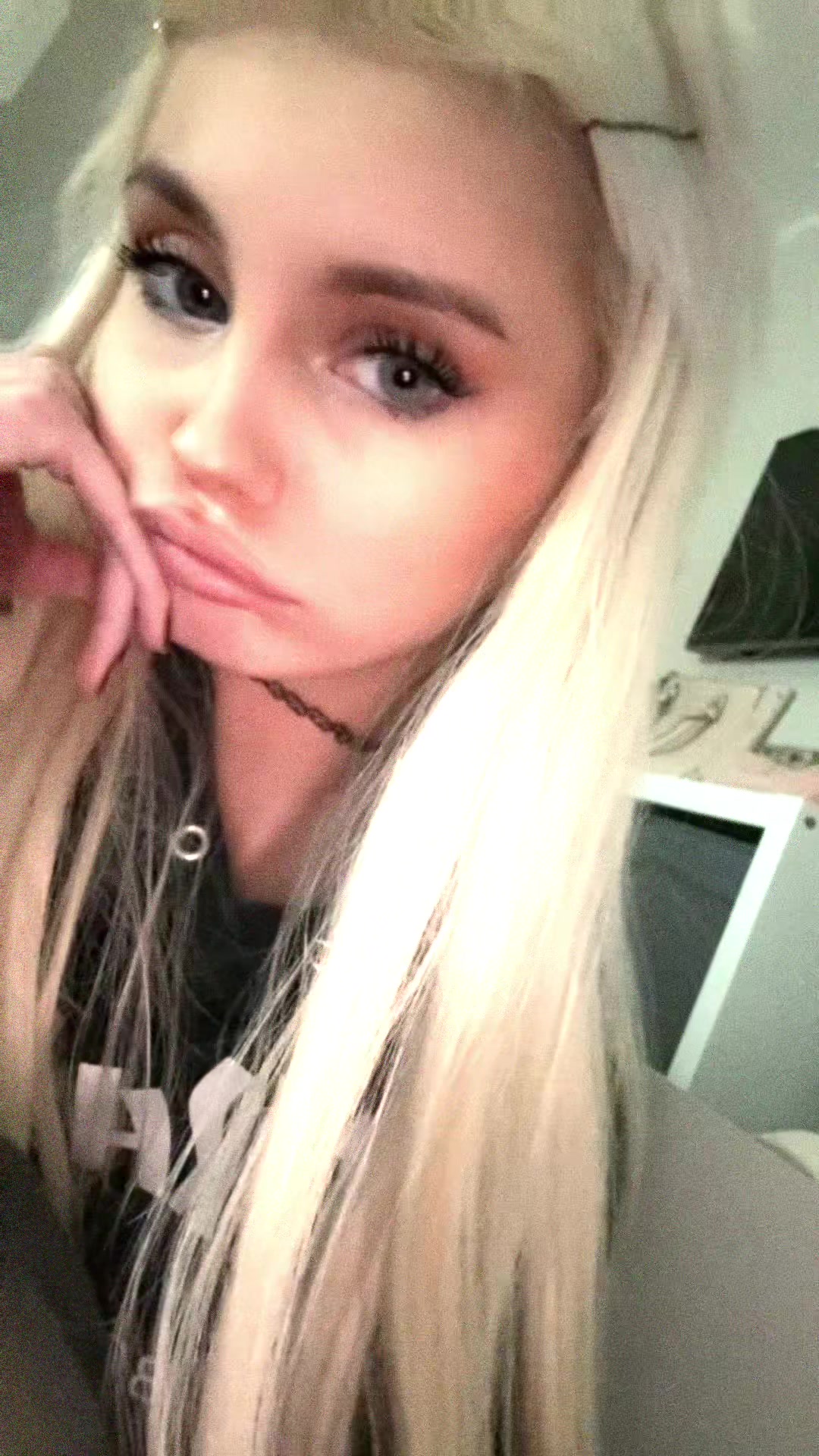 @👸🏼