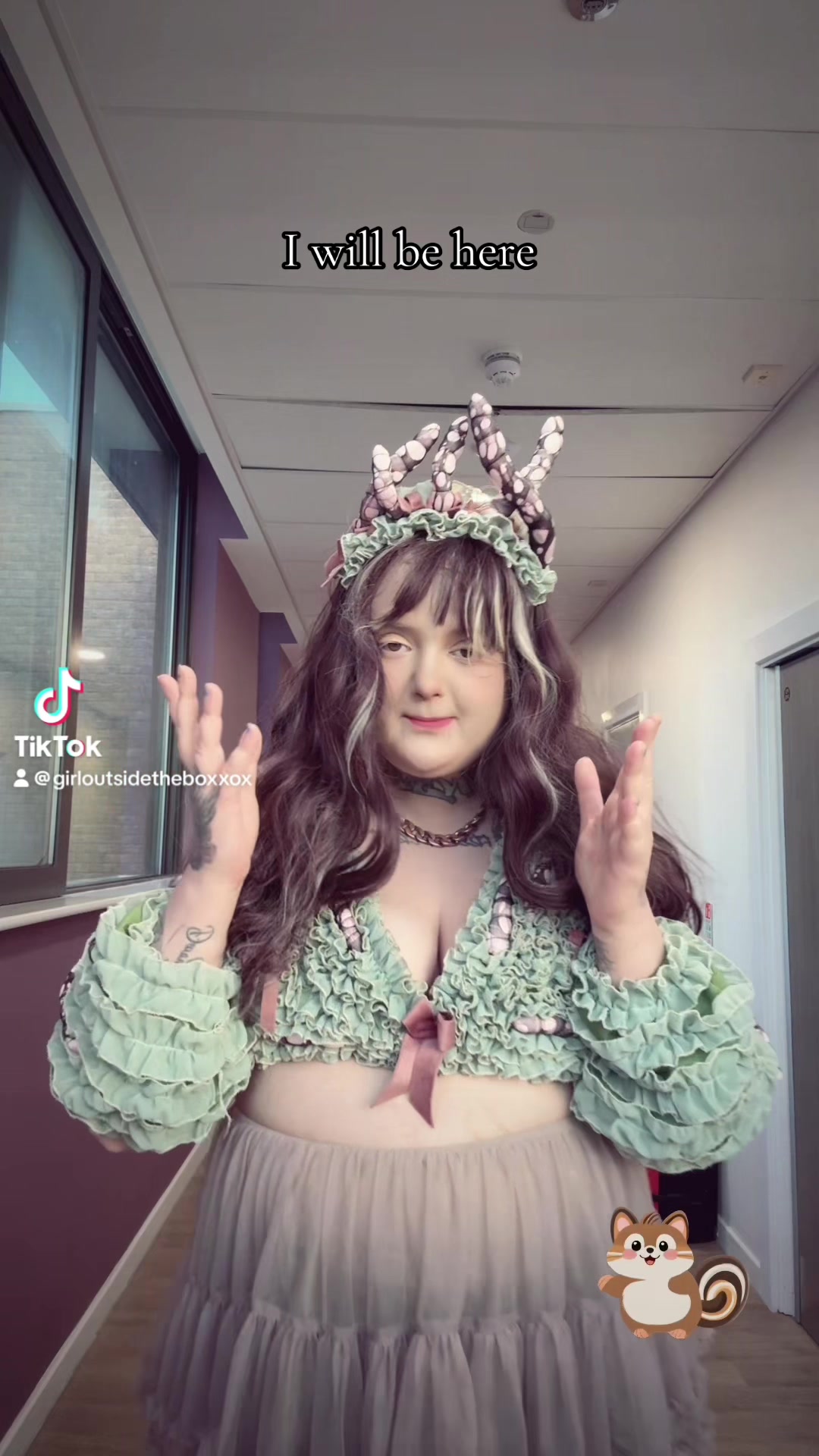 @girloutsidetheboxxox