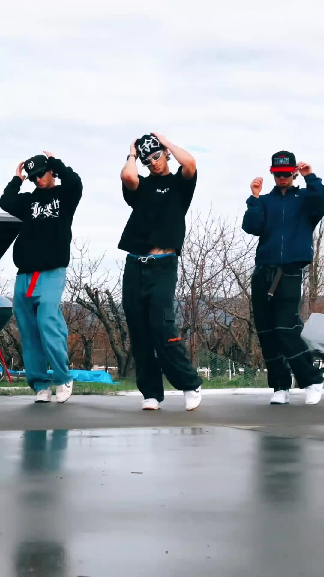 @𝕯𝖆𝖓𝖎𝖊𝖑 𝕷𝖊𝖛𝖎𝖙𝖊