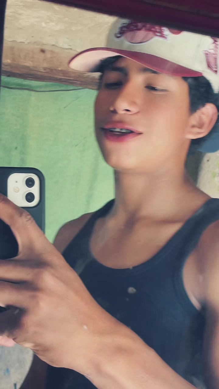 @ . >niñotrueno🦥🌫️🦦