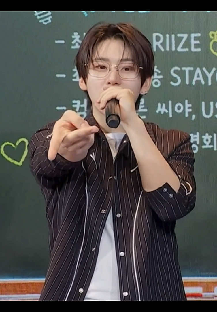 @donghwa's noona👀