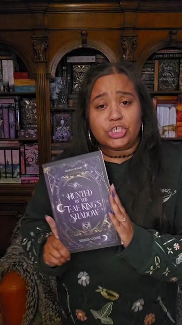 @Shaesicles 📚 Book Wyrm✍️