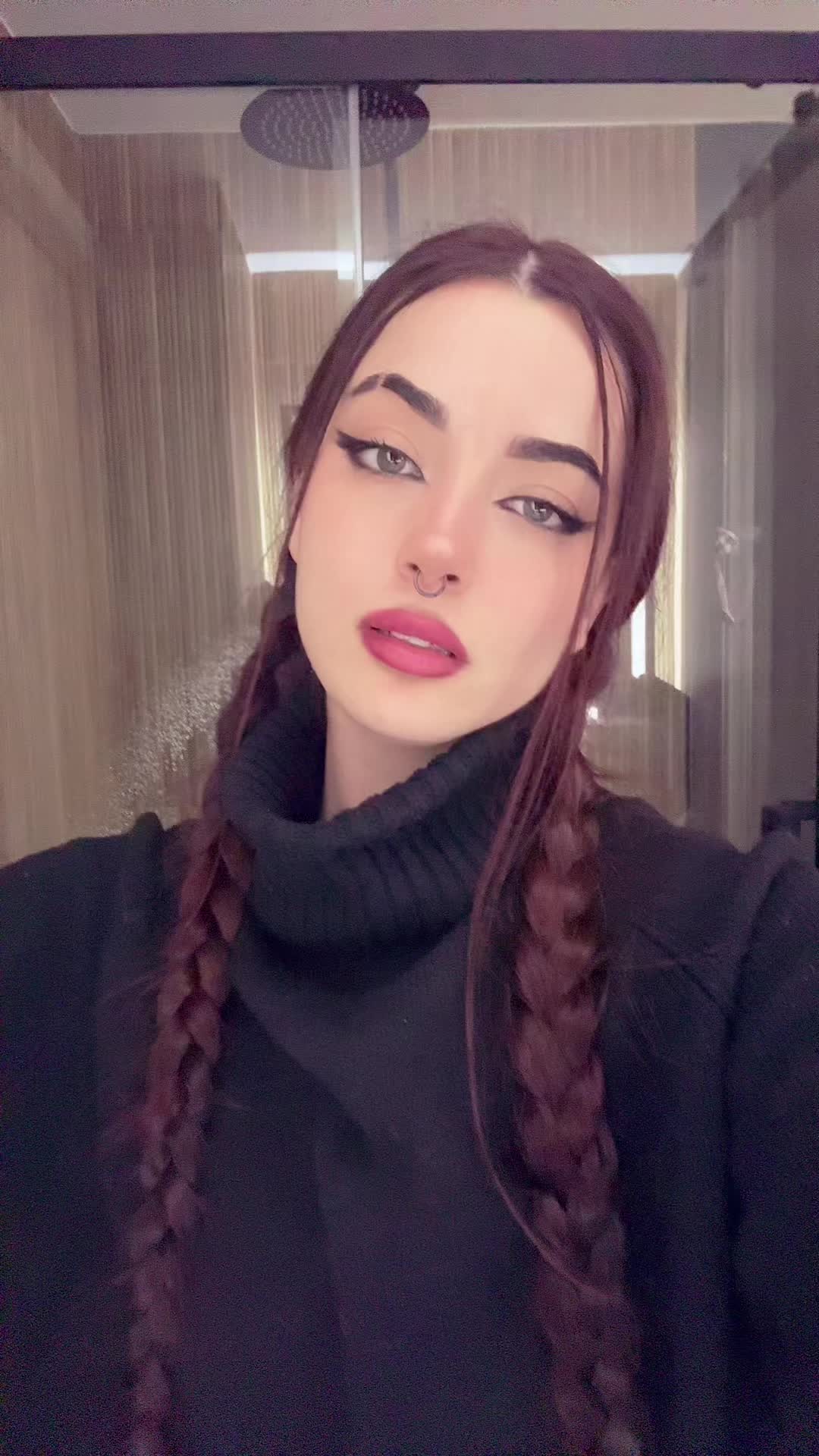 @Sarita🕷️