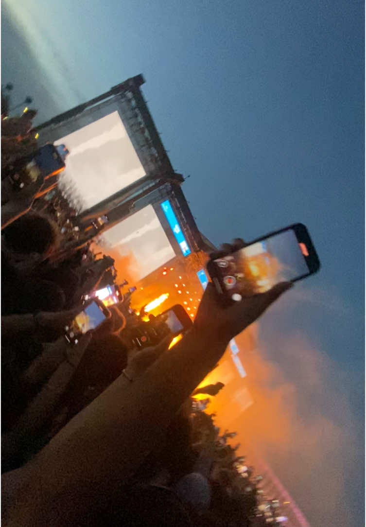 @♱