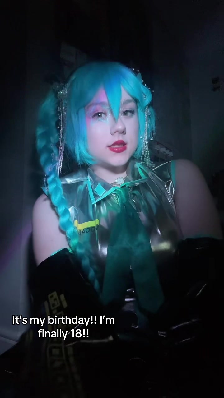 @<3