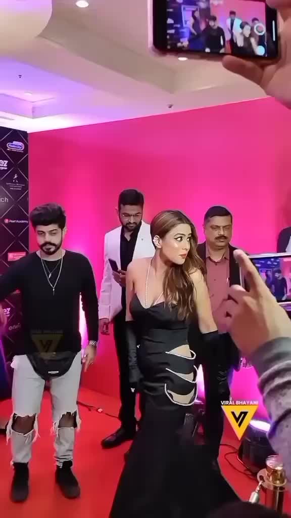 @nia Sharma