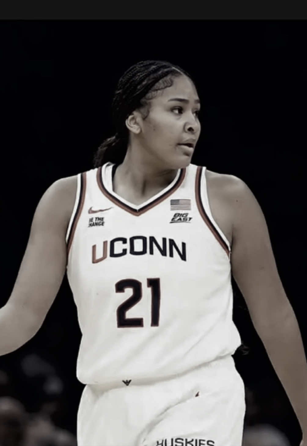 @uconnswbb 🩵