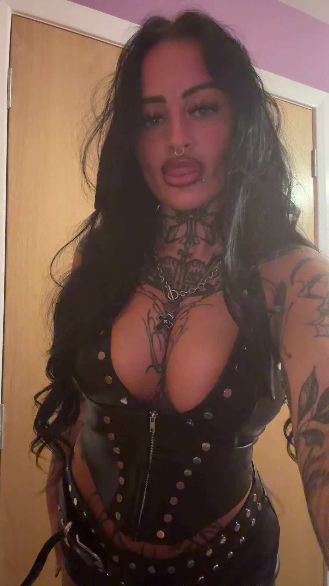 @UNHOLYERIN
