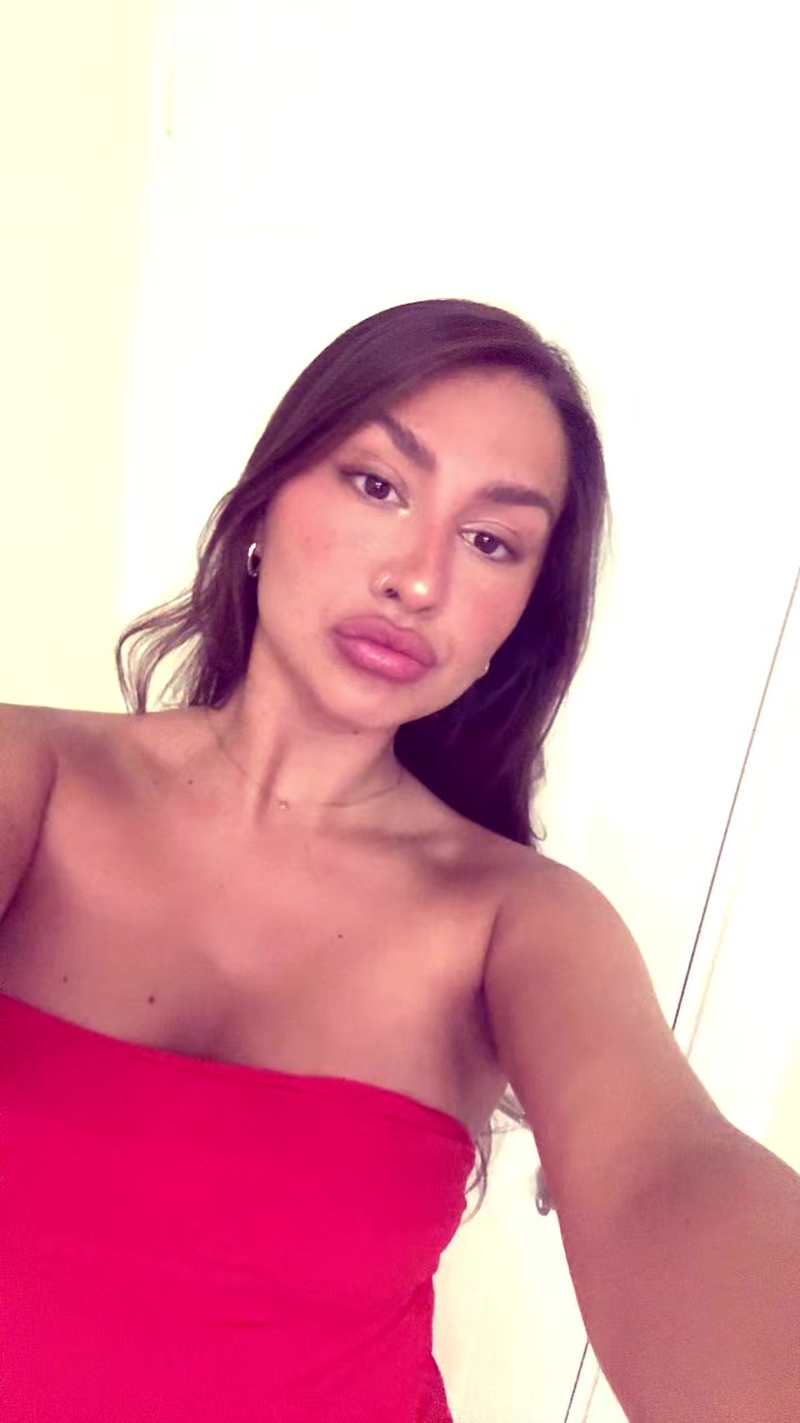 @canirebecca