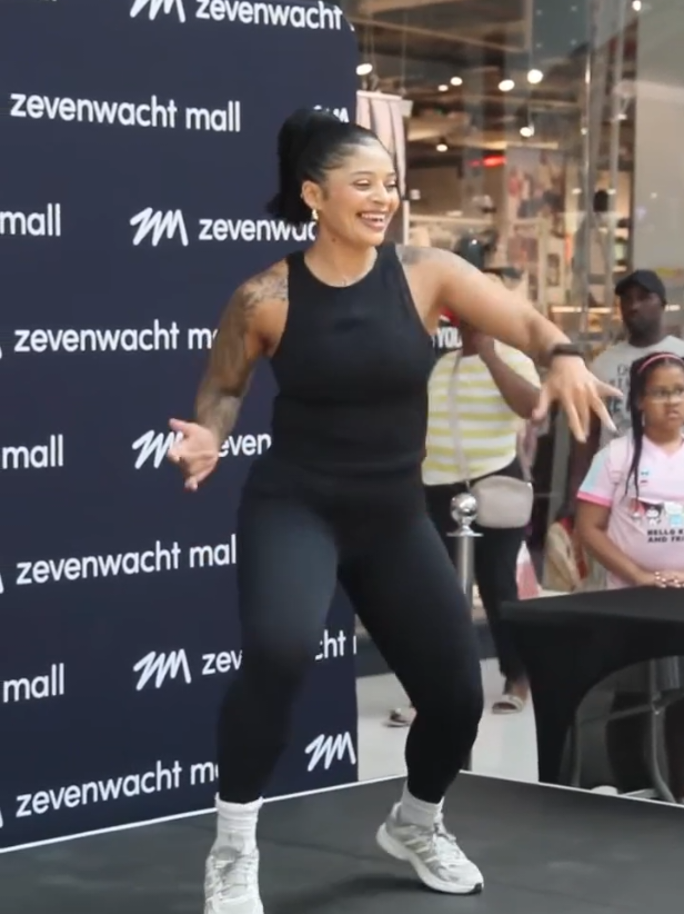 @PhenomenalFitnesswithCandice