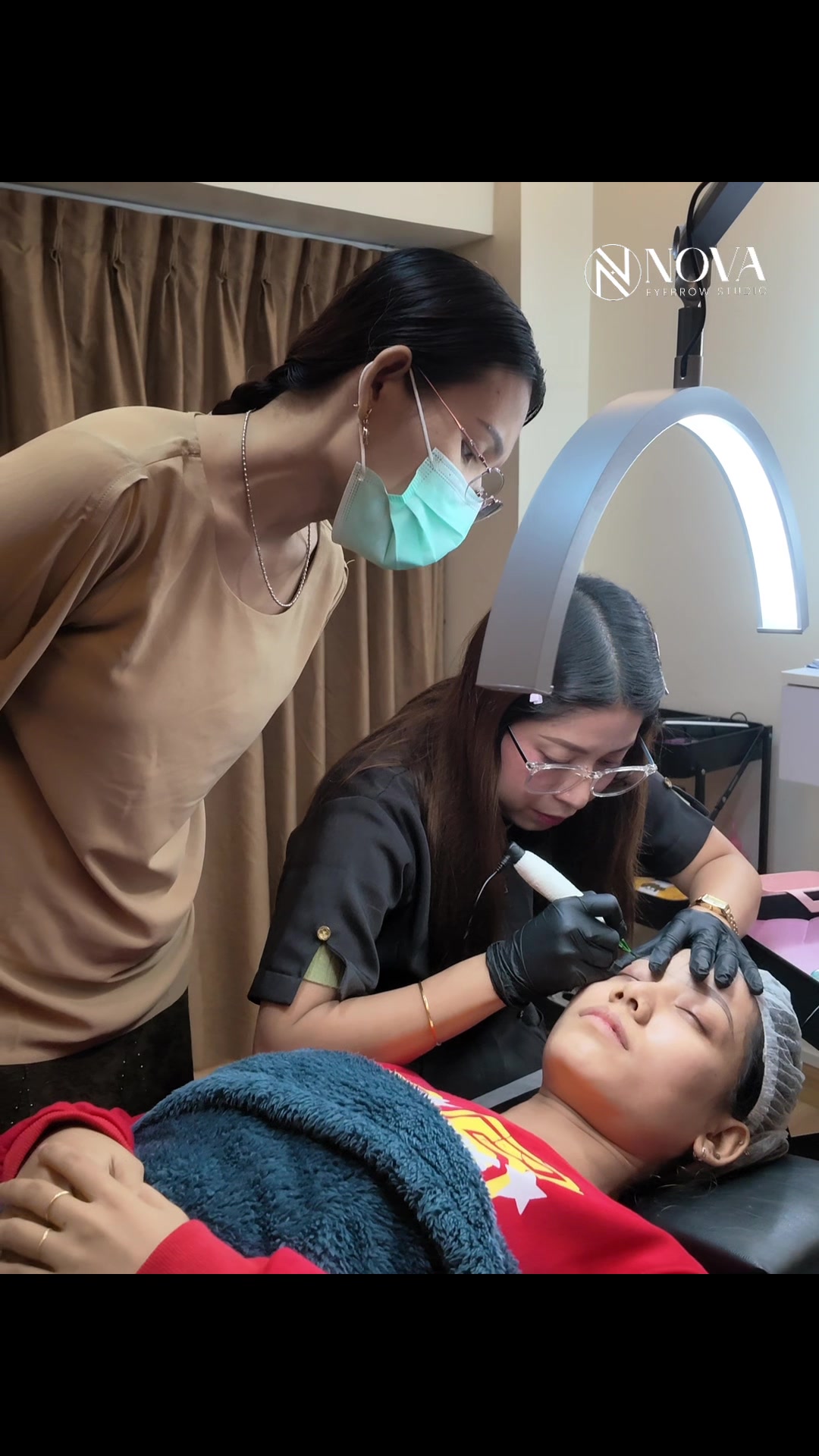 @Nova-eyebrow studio.
