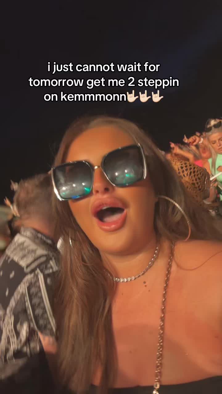 @courtneywhitexx