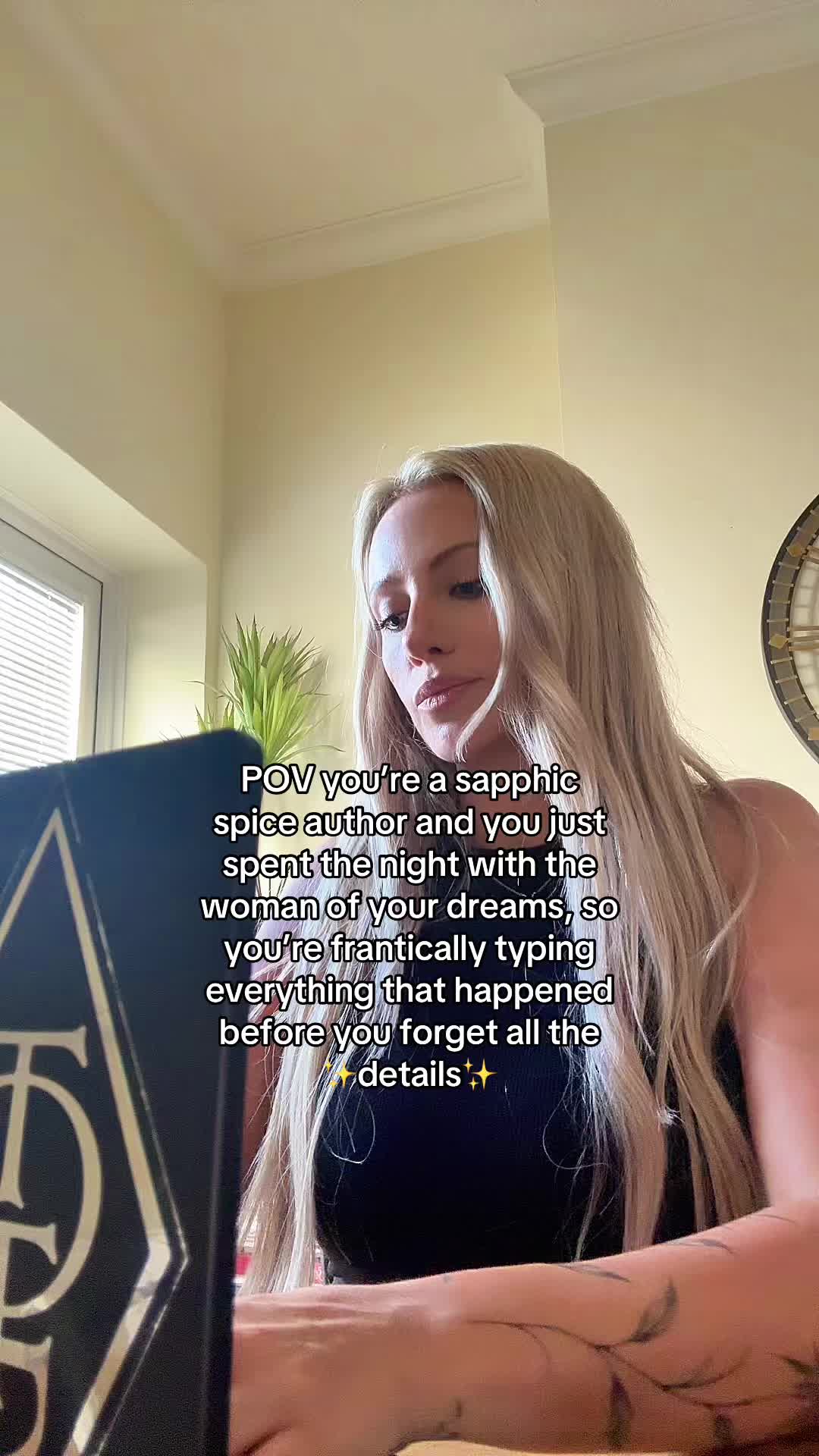 @Lisa J Evans sapphic author ⚢